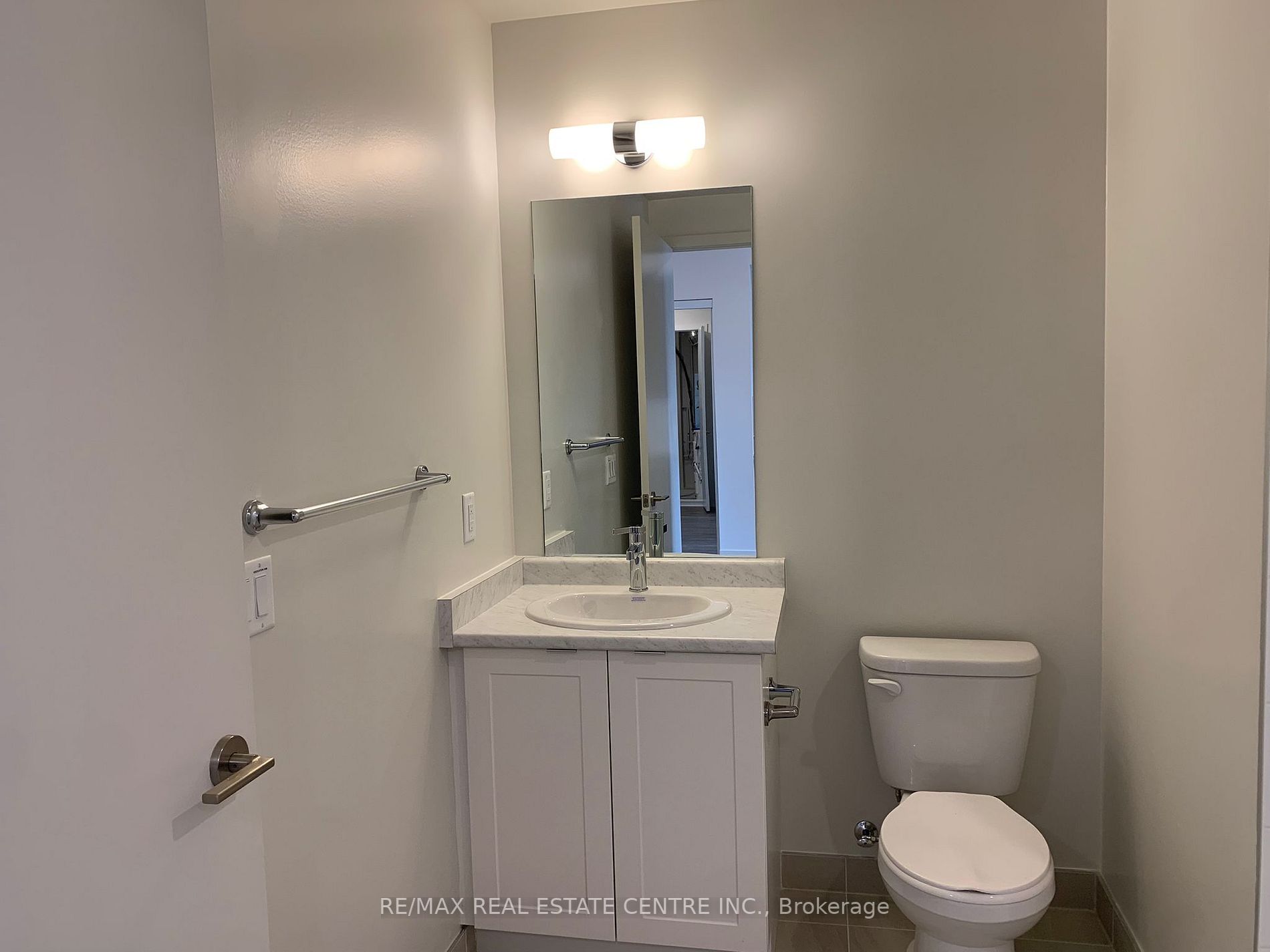 62 Sky Harbour Dr, #402