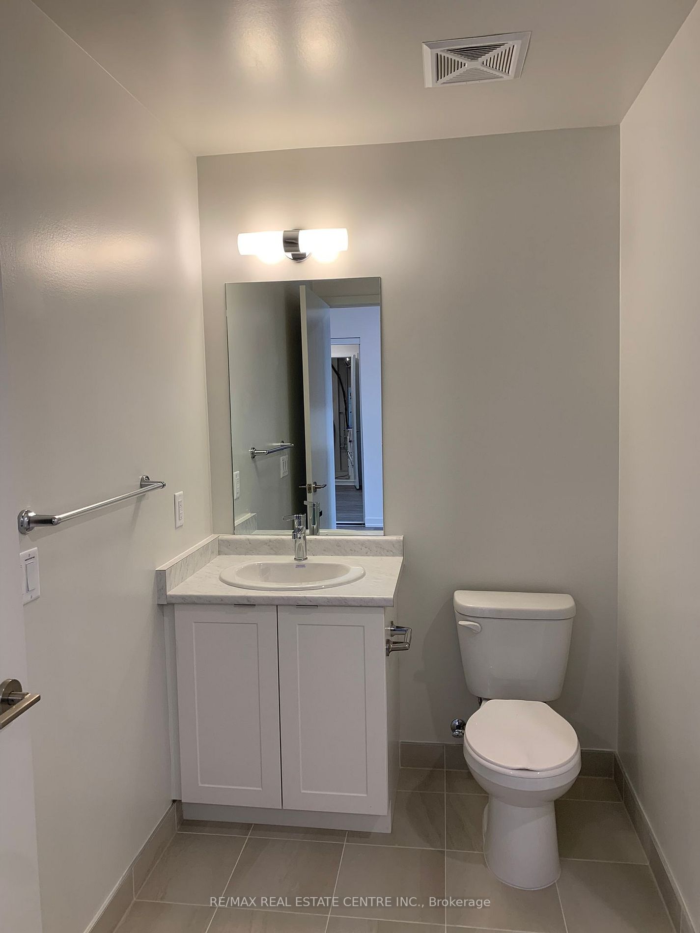 62 Sky Harbour Dr, #402