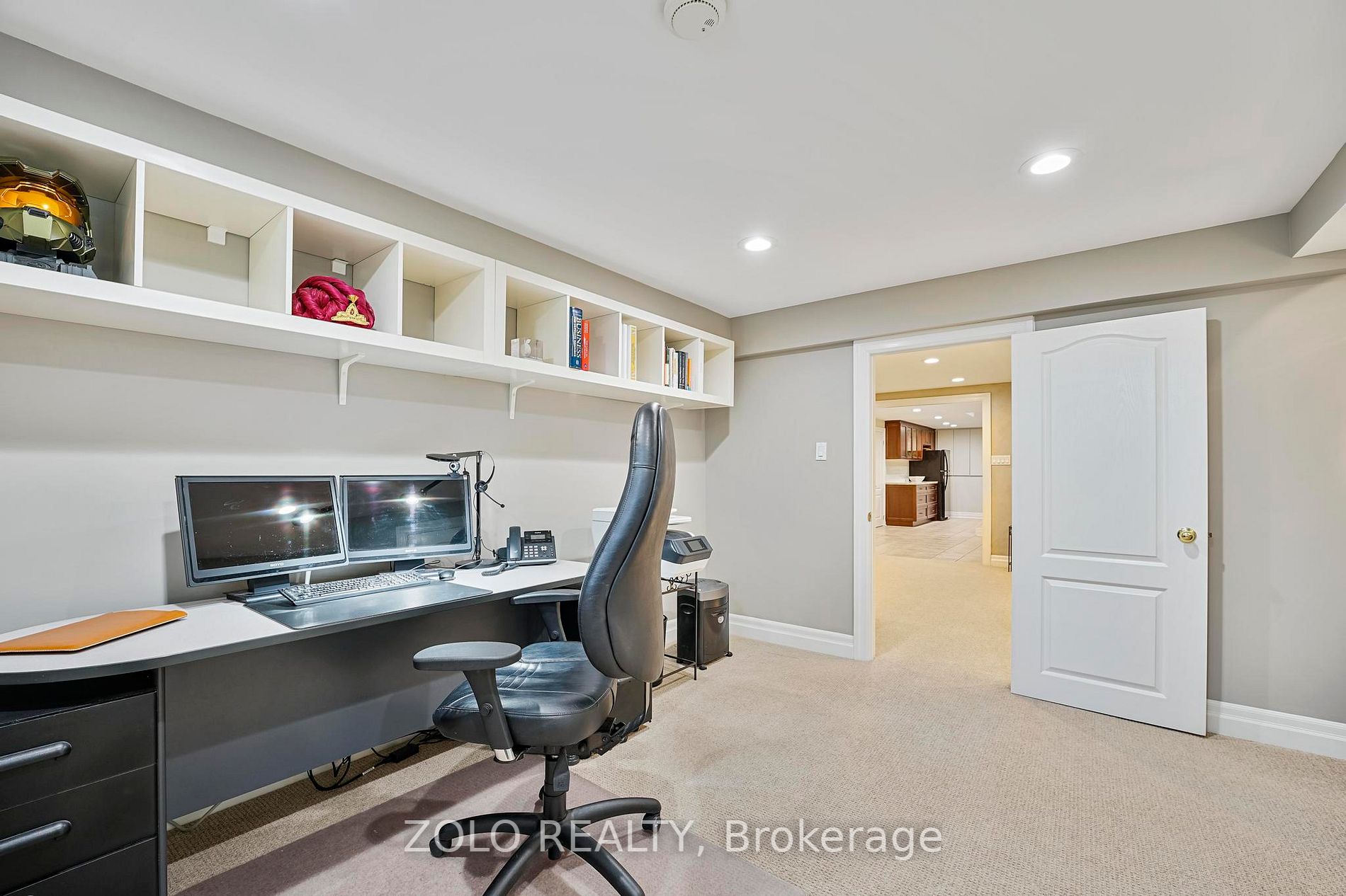 6 Massari St