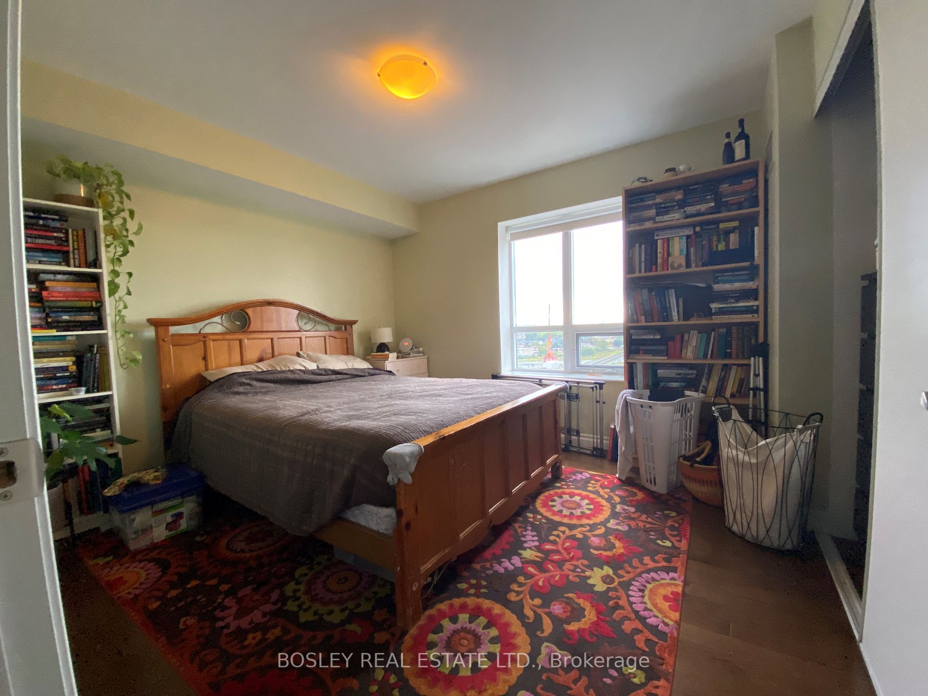 61 Heintzman St, #911