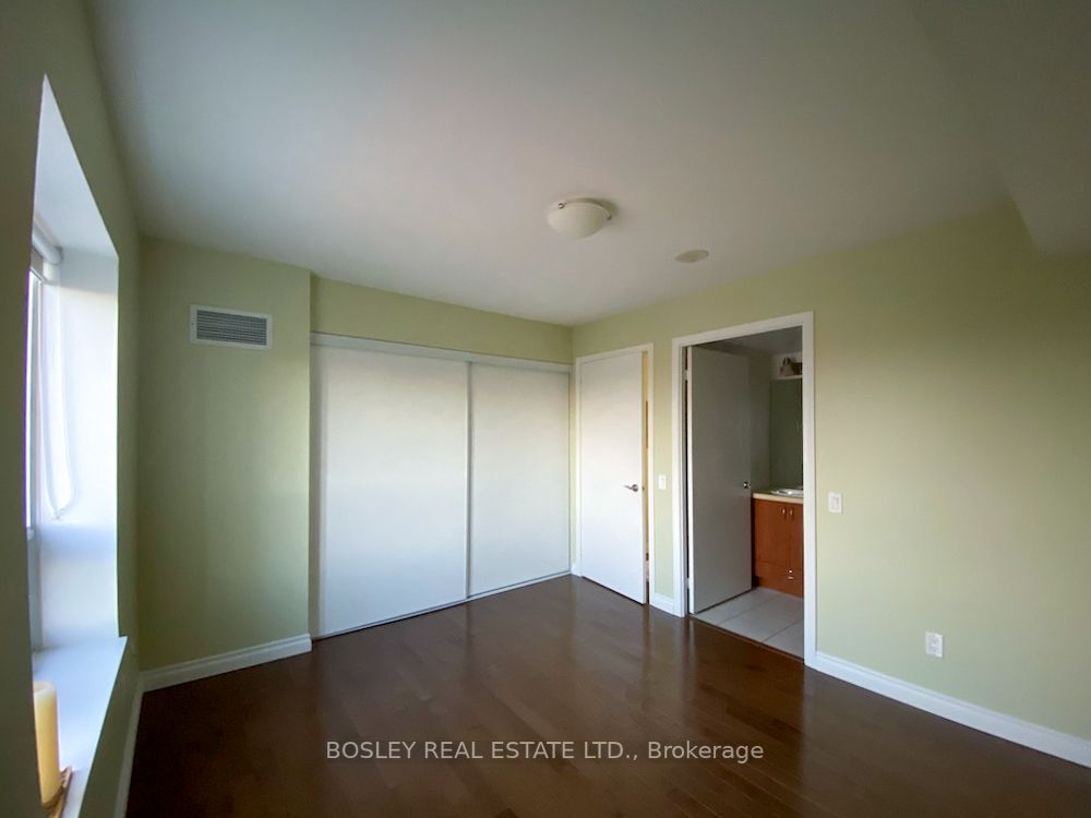 61 Heintzman St, #911