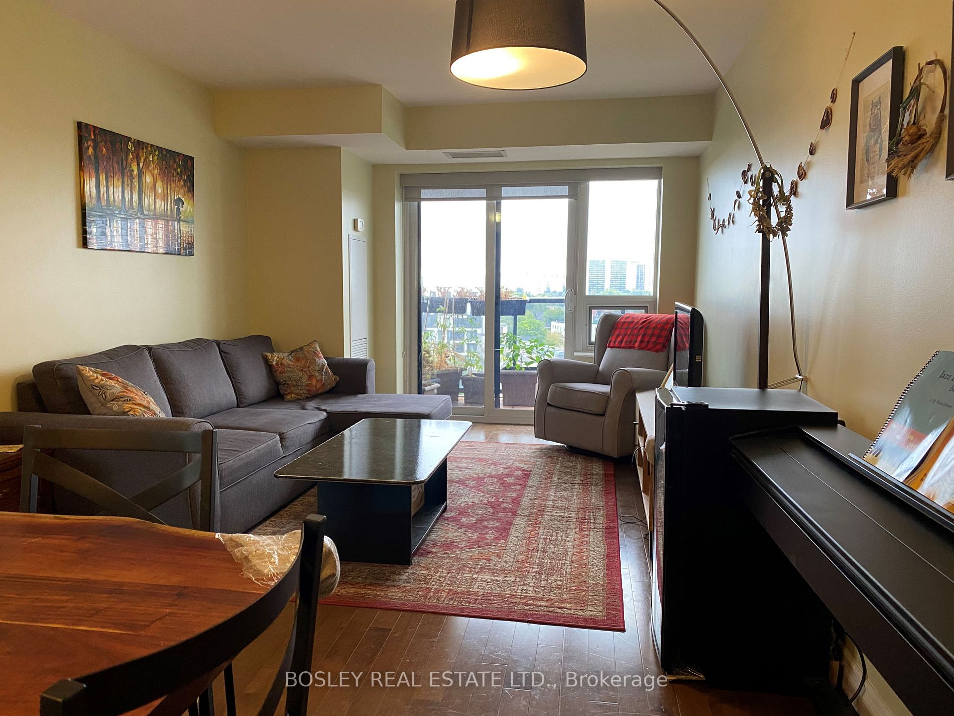 61 Heintzman St, #911