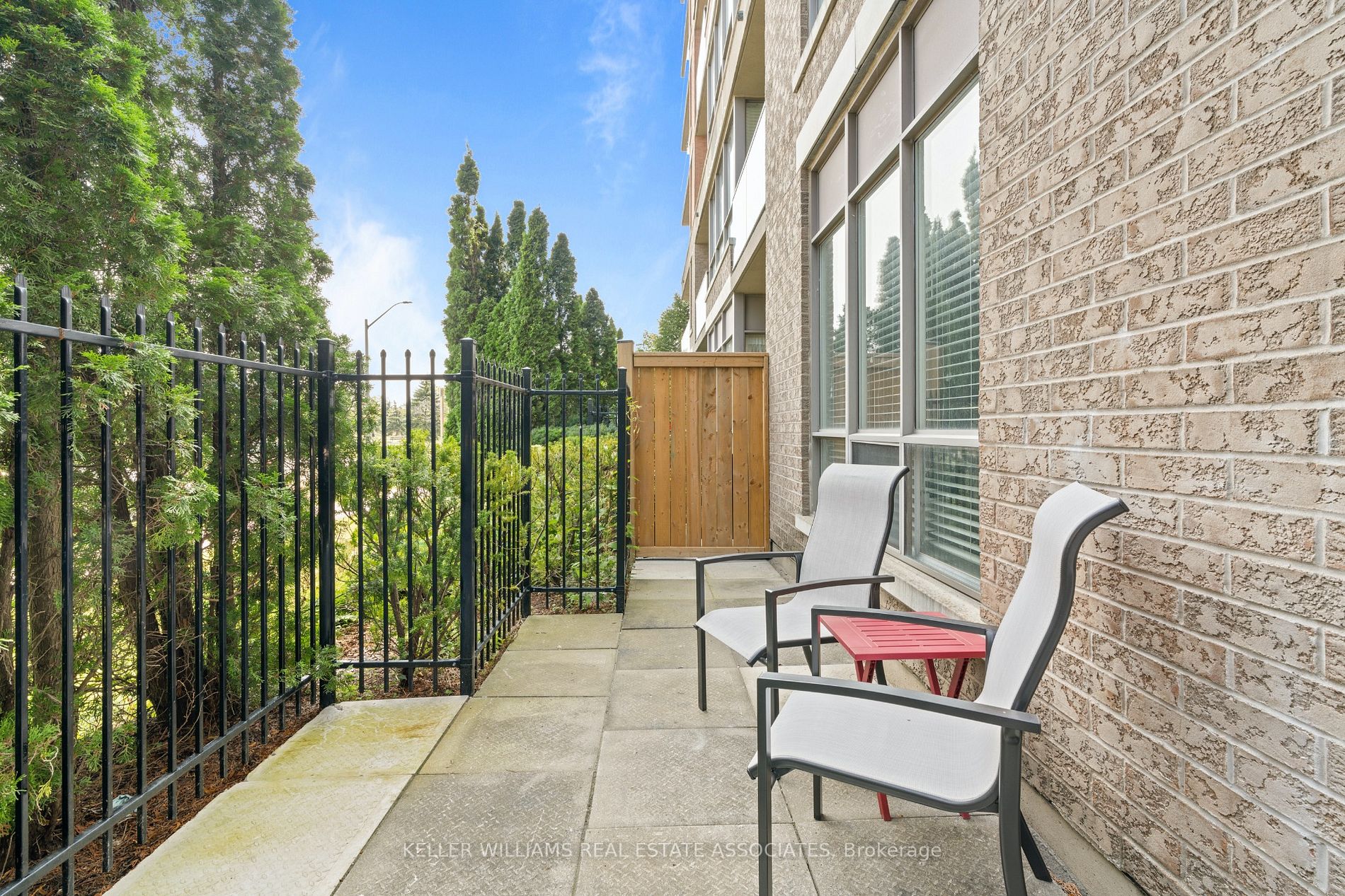 1150 Parkwest Pl, #107