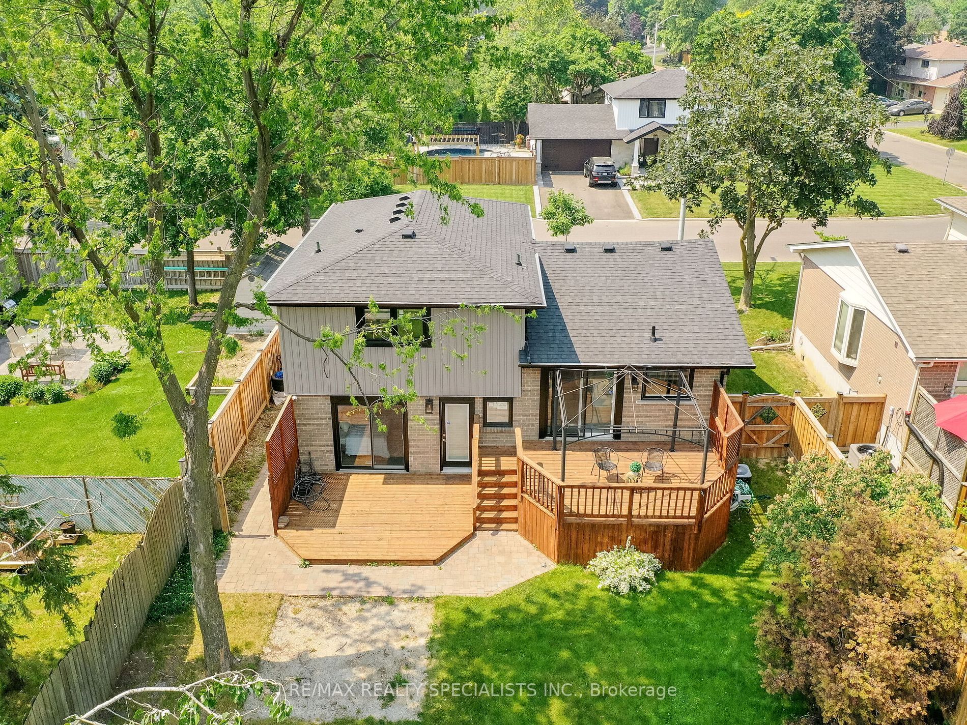 3 Lockton Crescent