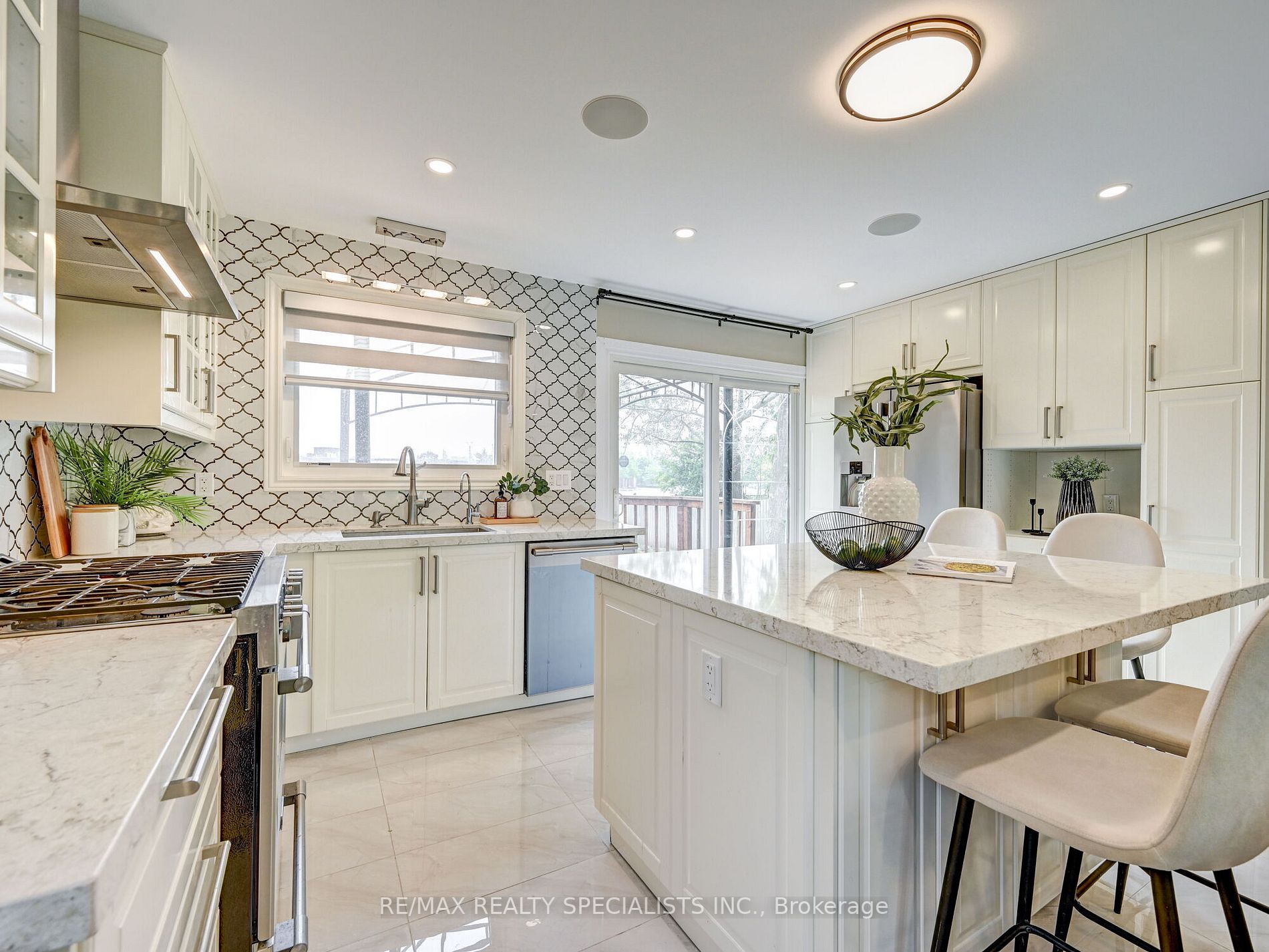 3 Lockton Crescent
