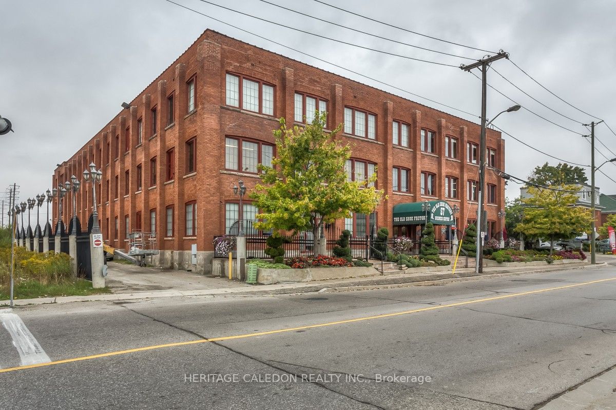 57 Mill St N, #206