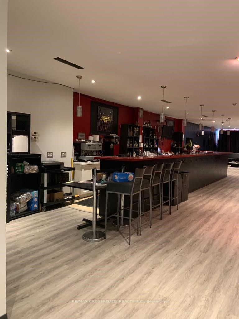 1292 Queen Main Lf & Bsmt St W