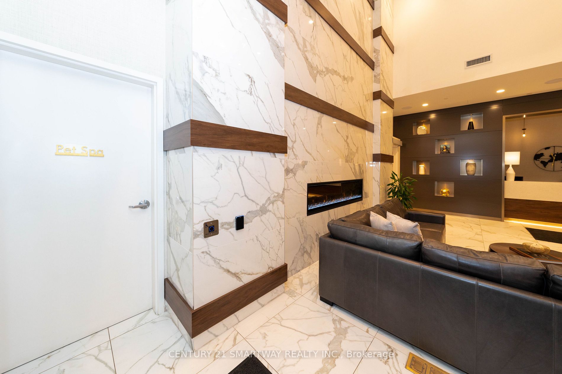 1050 Main Street E, #713