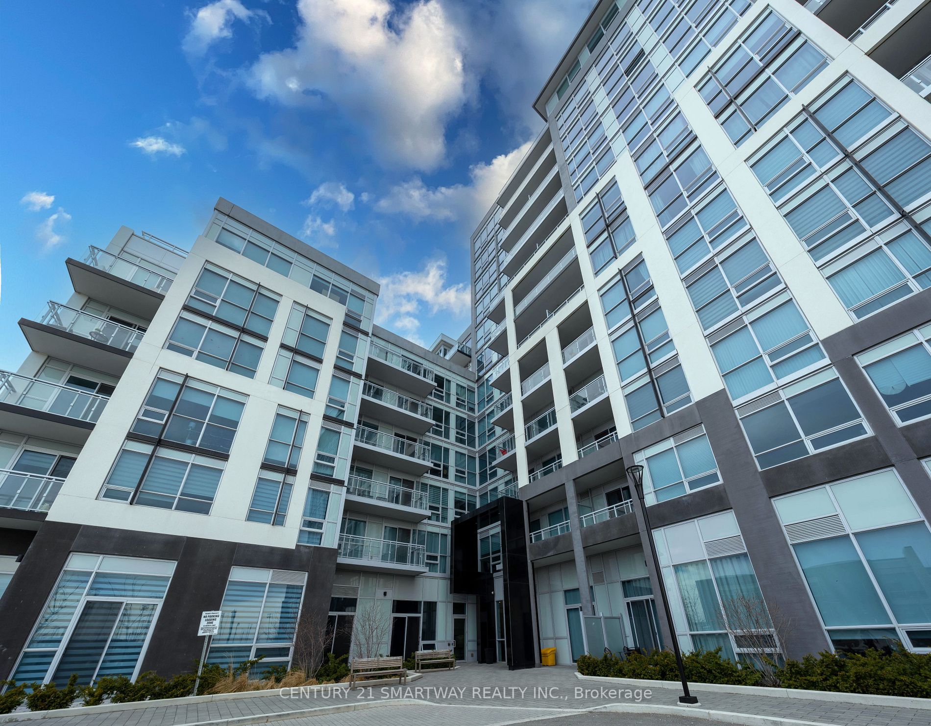 1050 Main Street E, #713