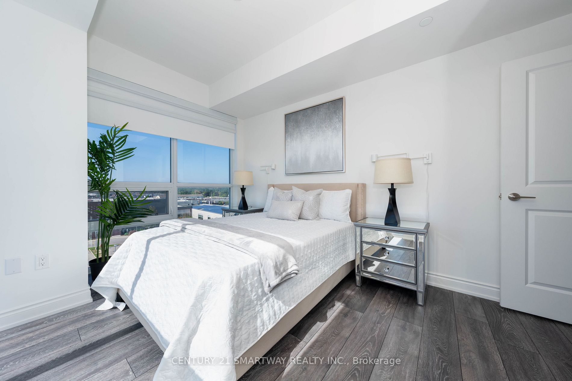 1050 Main Street E, #713