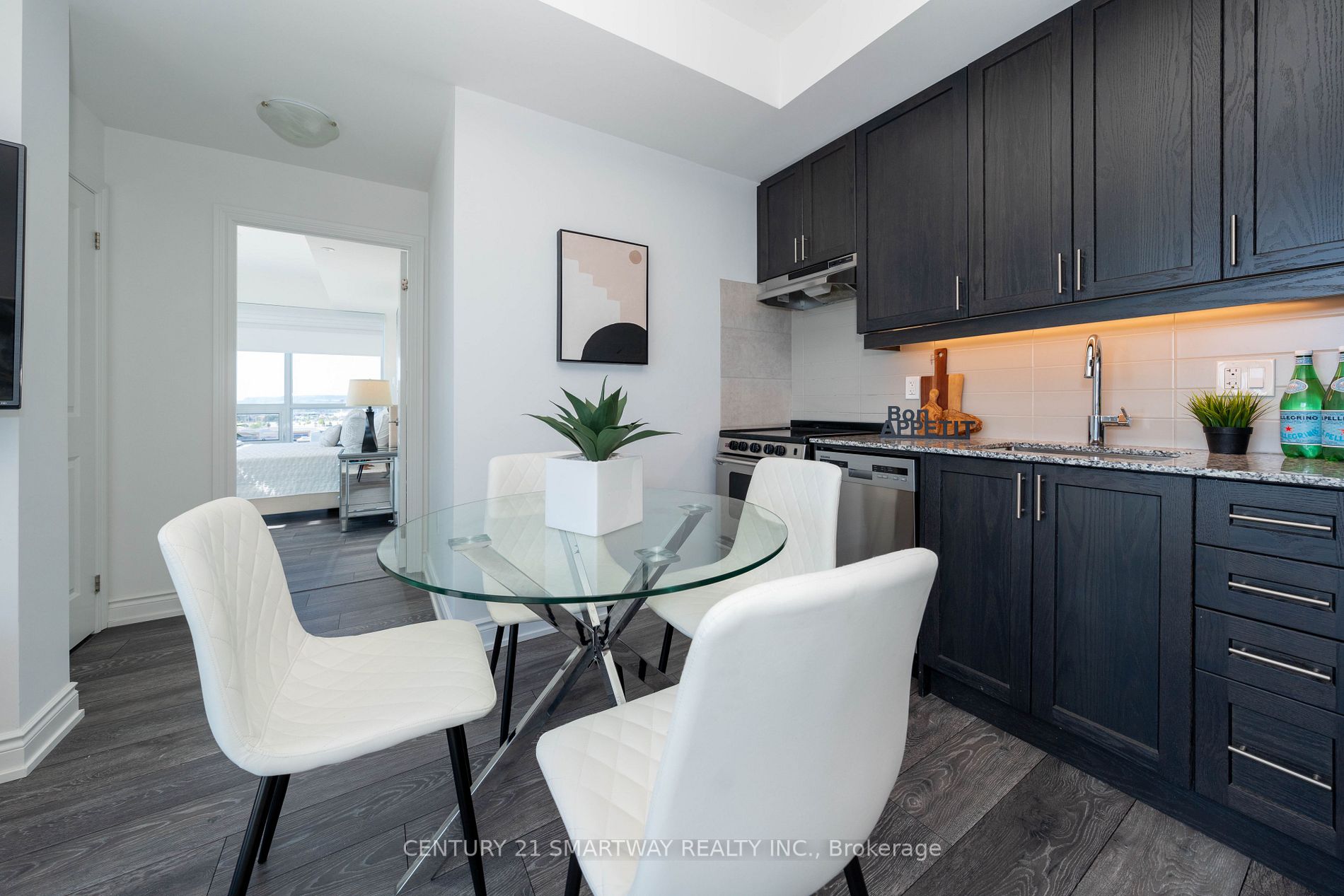 1050 Main Street E, #713