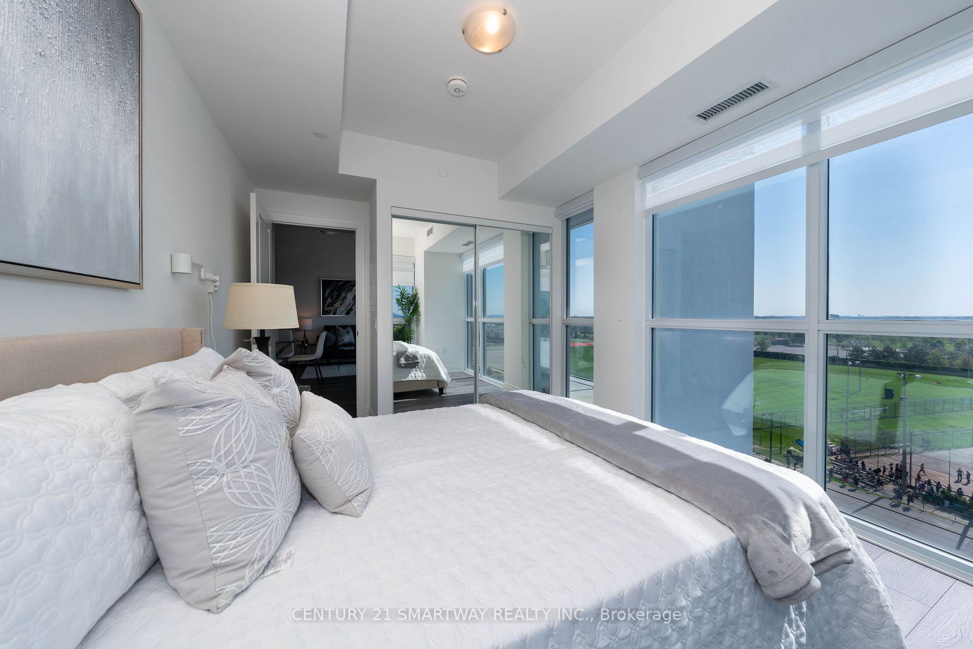 1050 Main Street E, #713