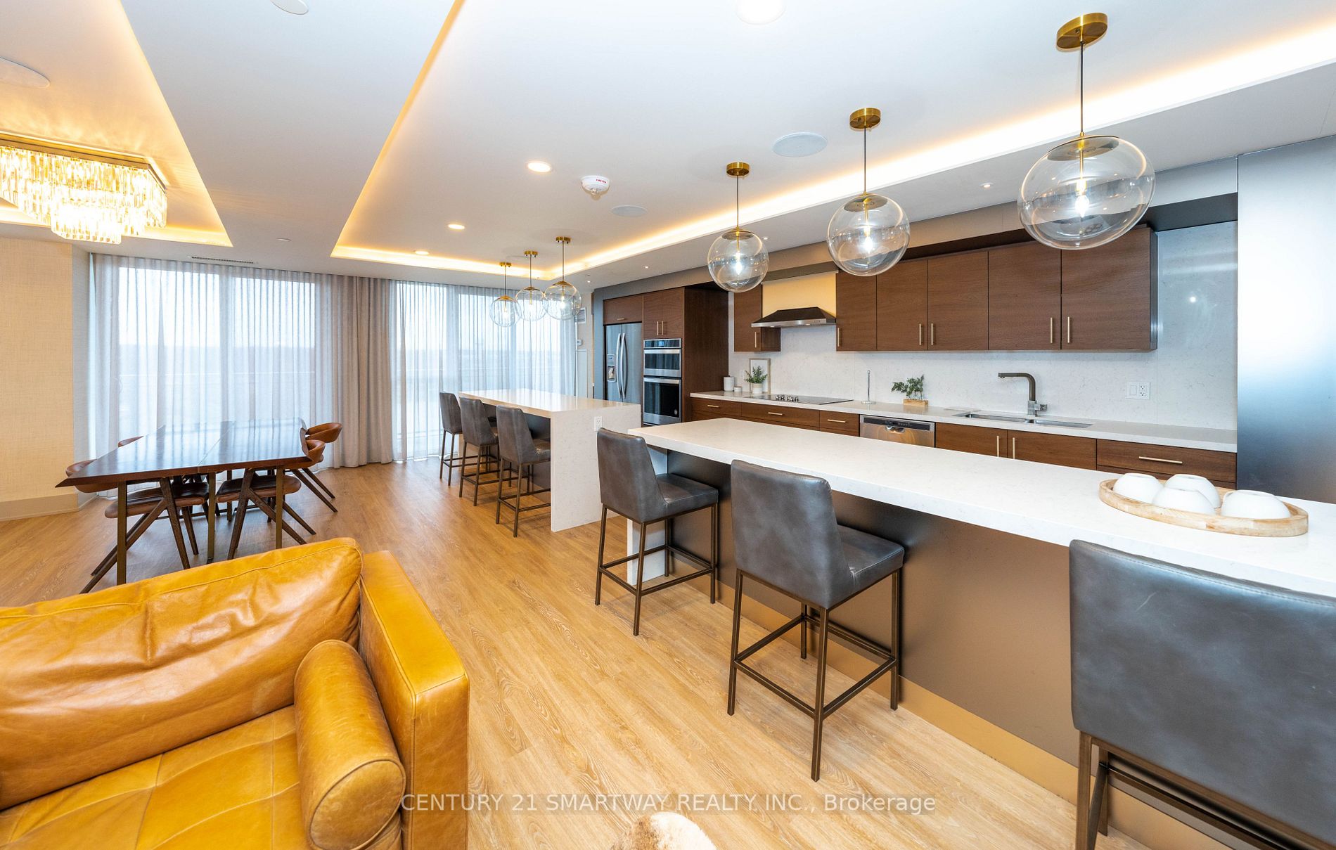 1050 Main Street E, #713