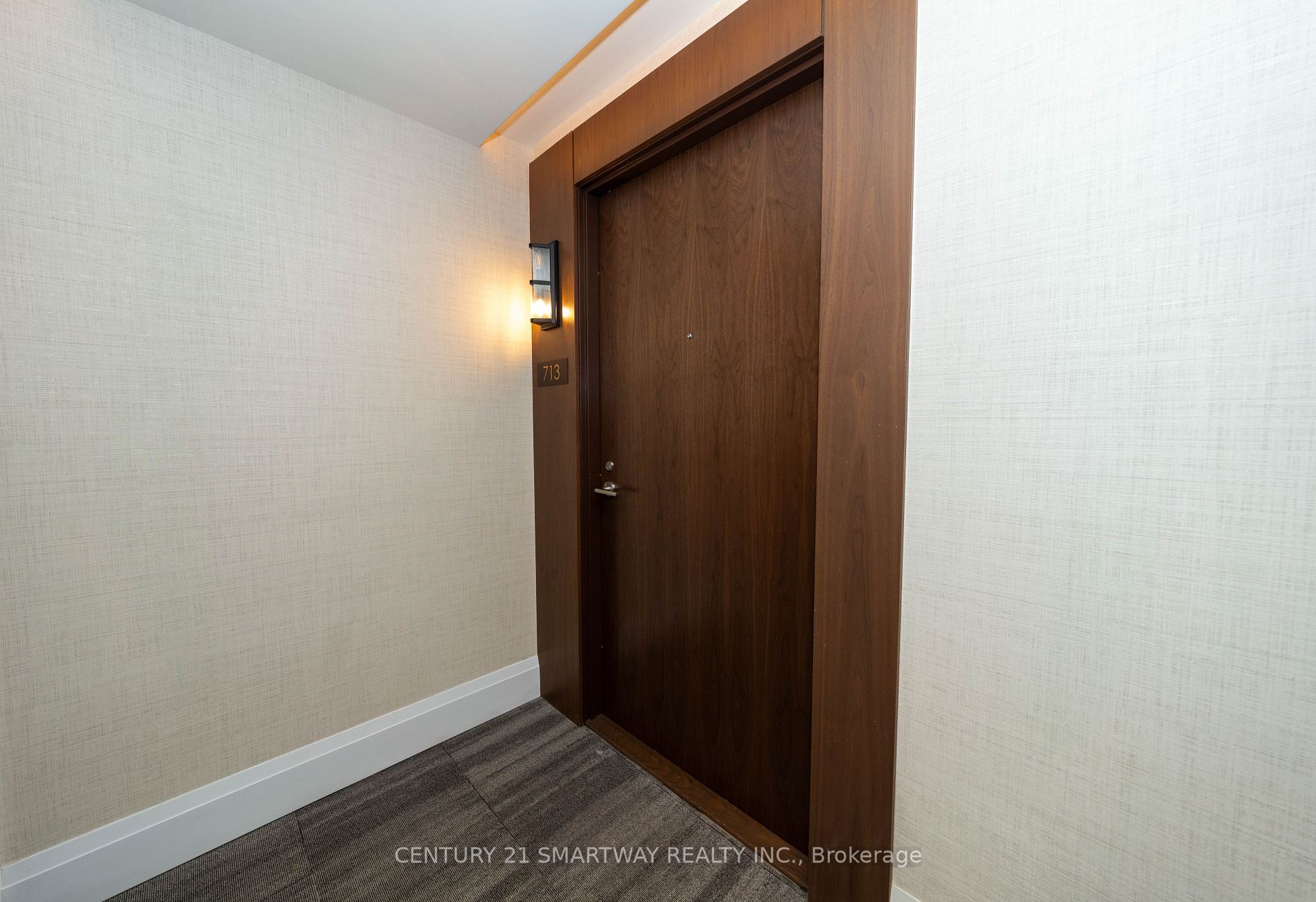 1050 Main Street E, #713