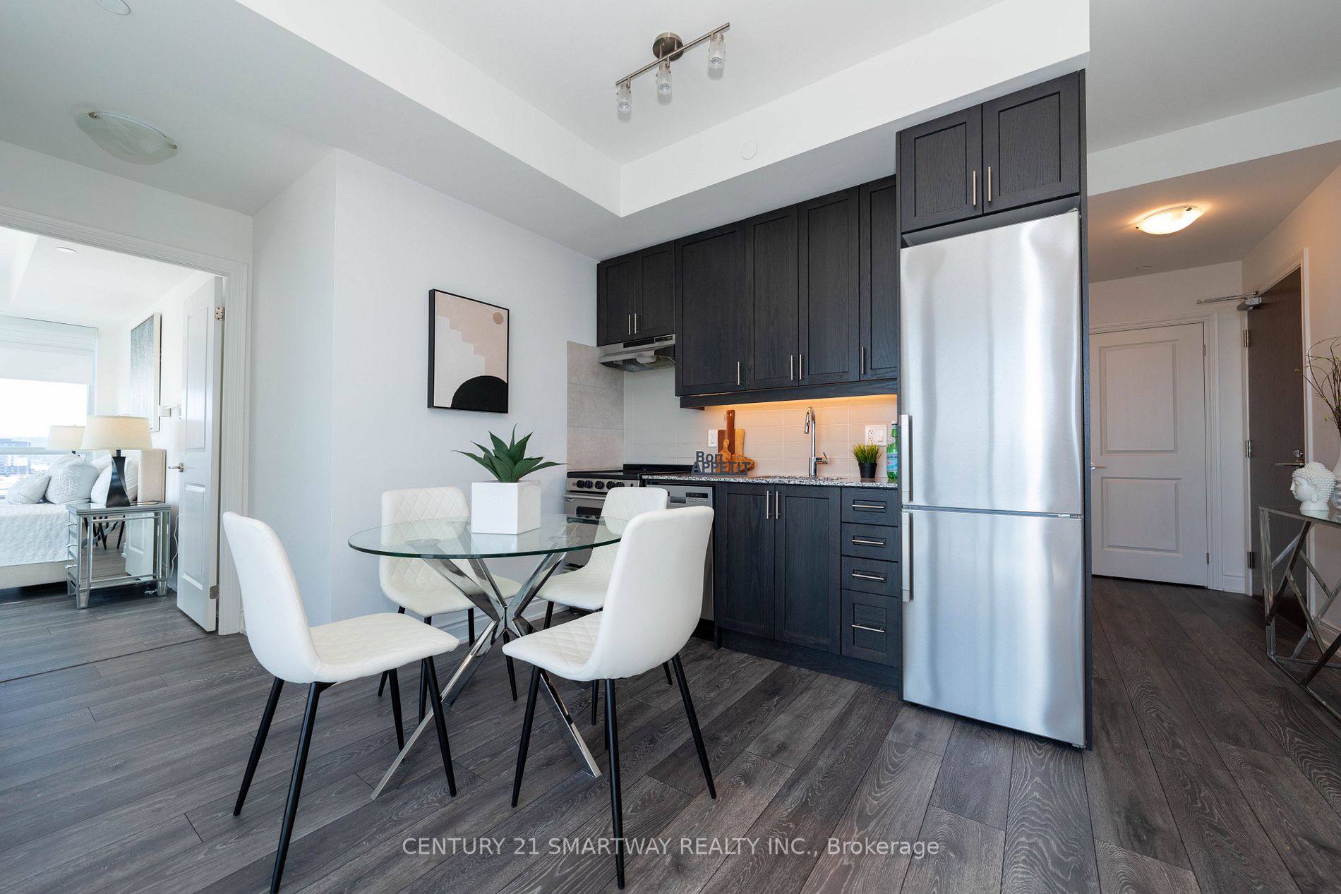 1050 Main Street E, #713