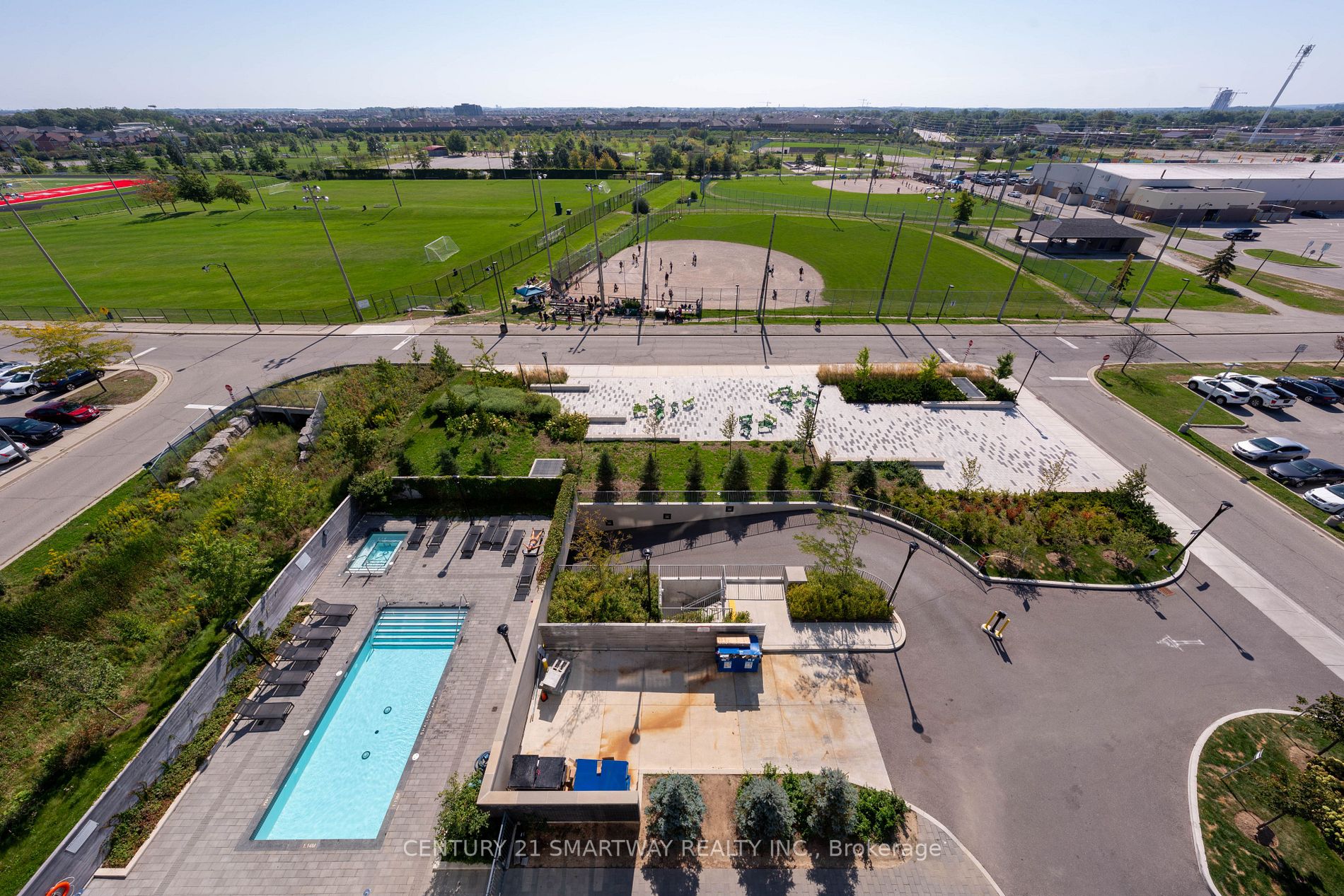 1050 Main Street E, #713