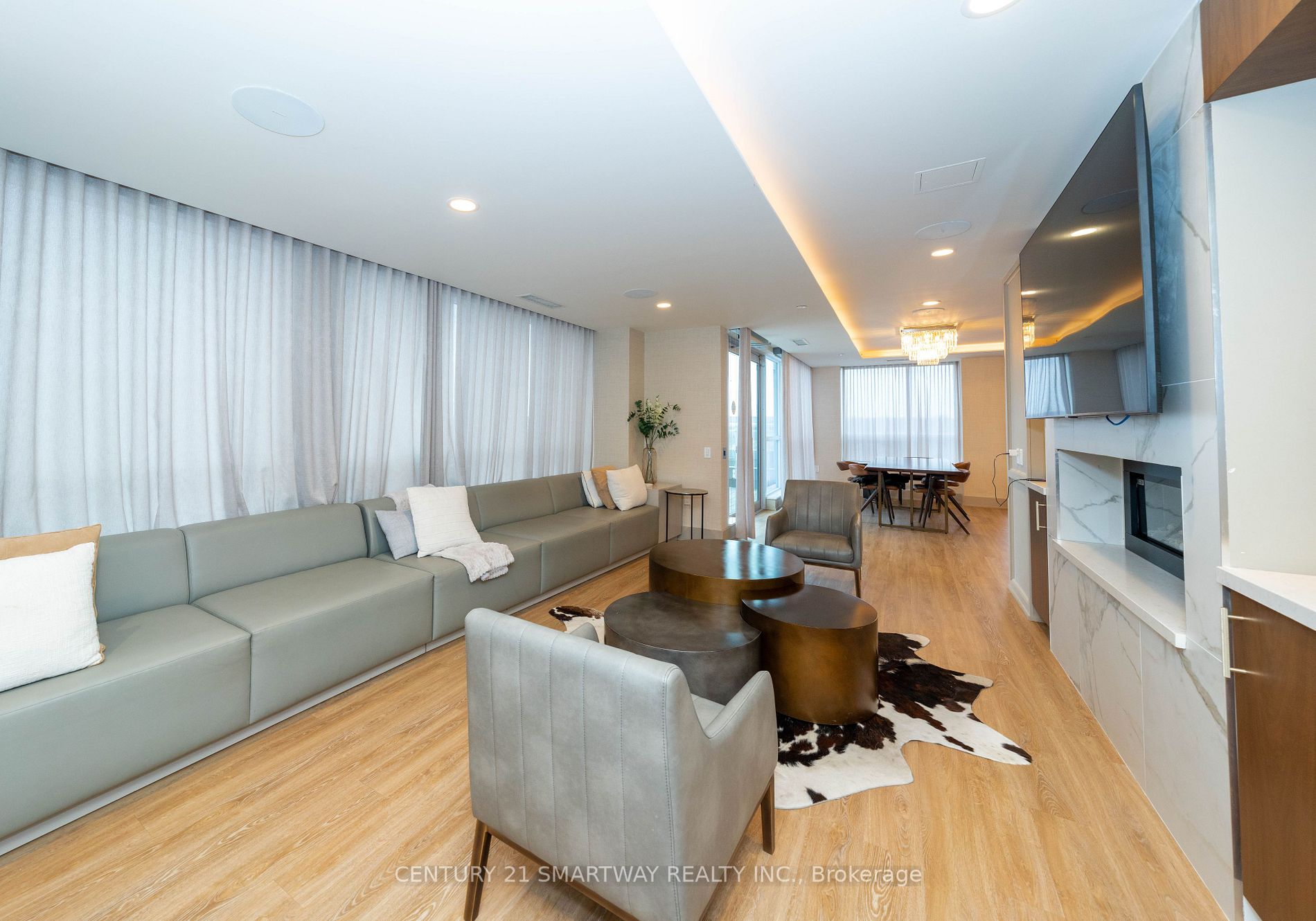 1050 Main Street E, #713