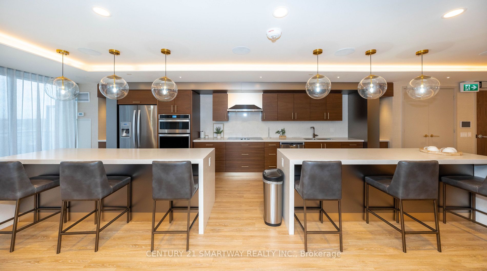 1050 Main Street E, #713