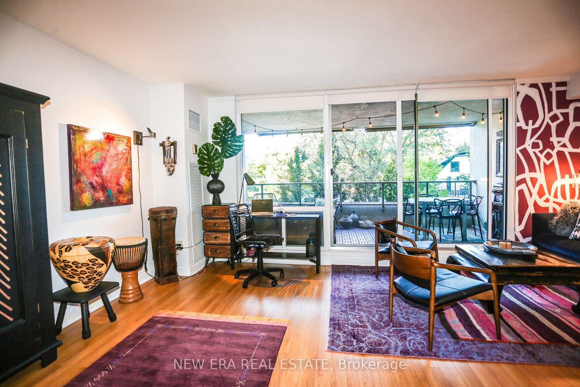 50 Quebec Ave, #204