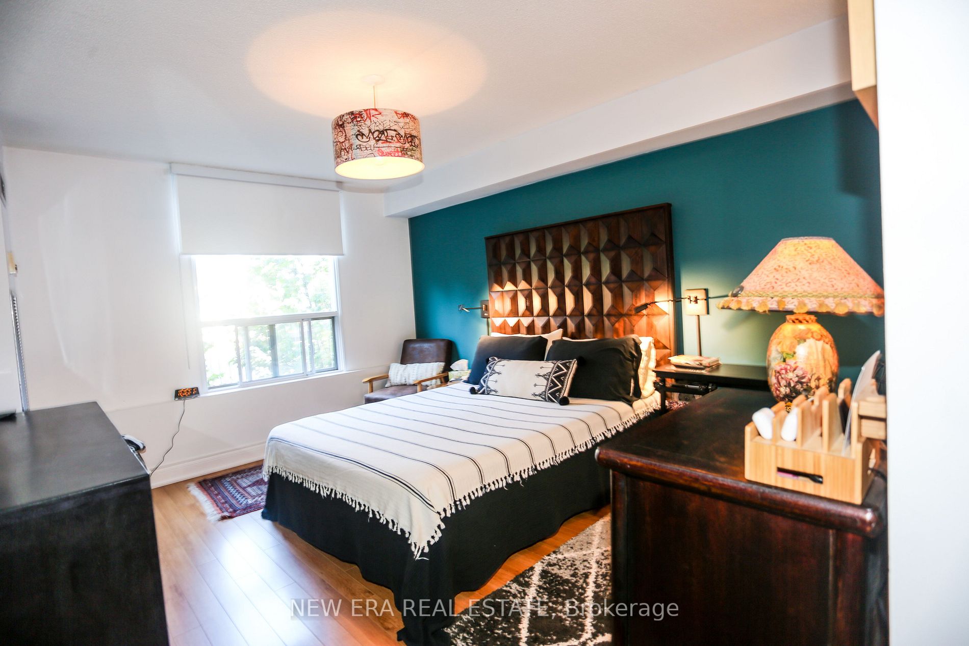 50 Quebec Ave, #204