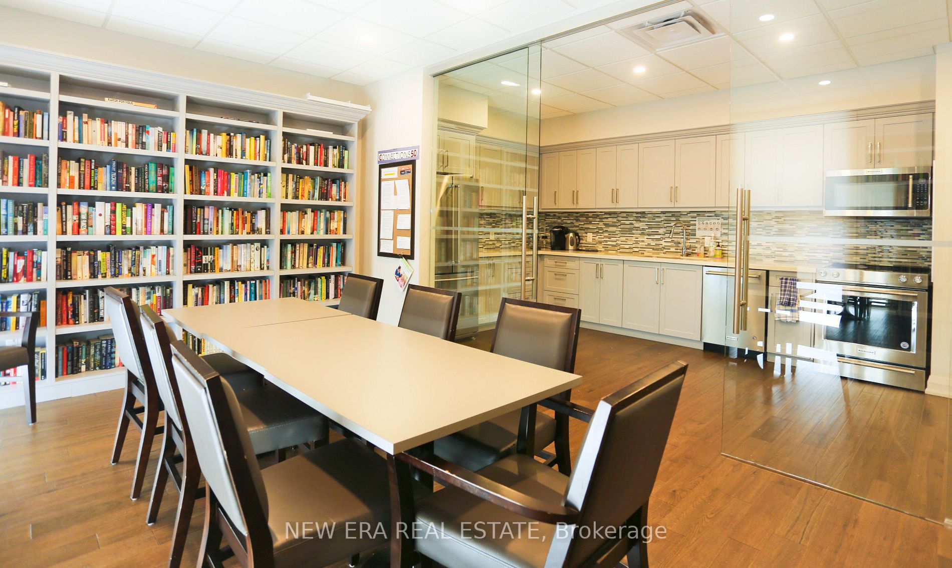 50 Quebec Ave, #204