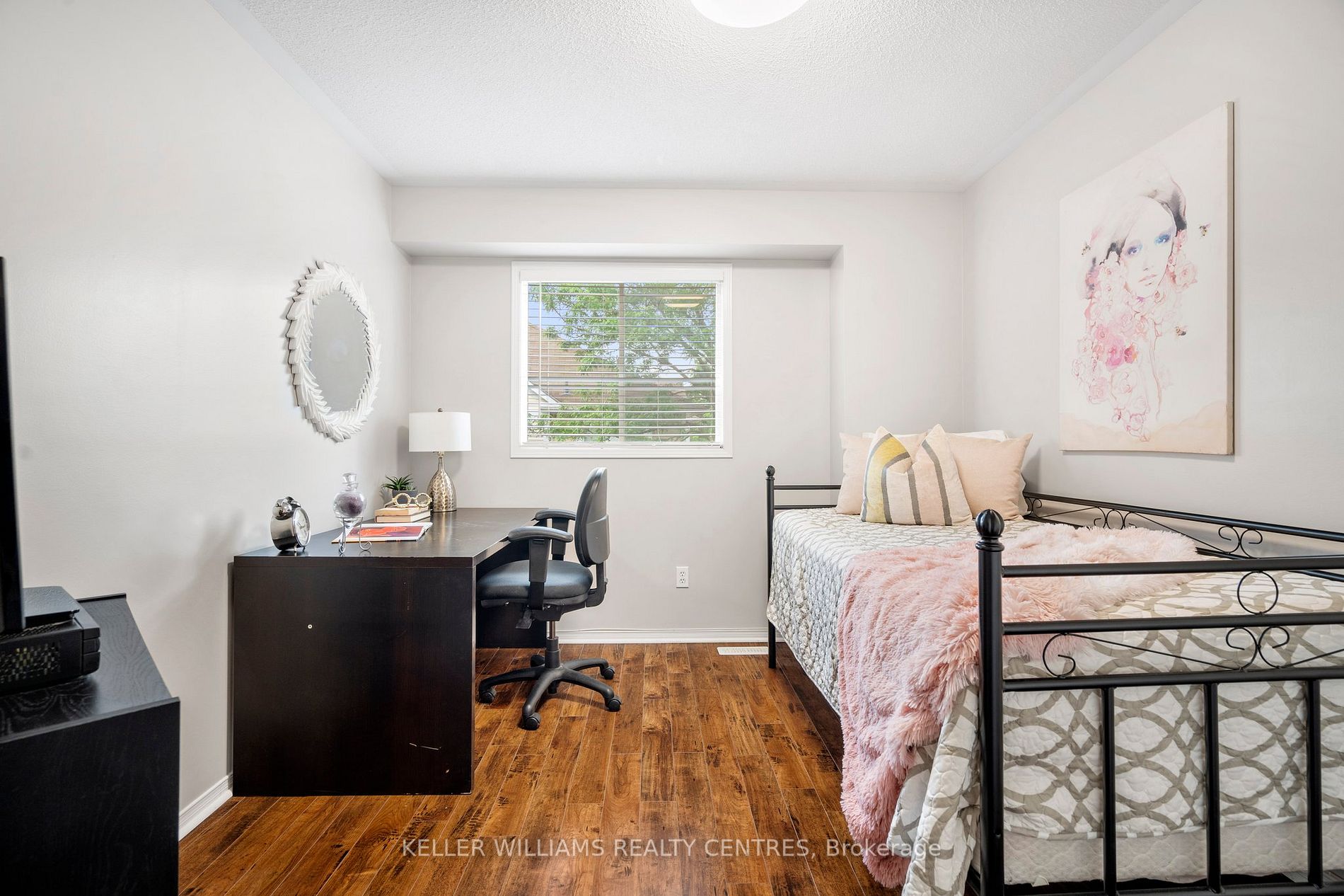 63 Wickstead Crt, #33