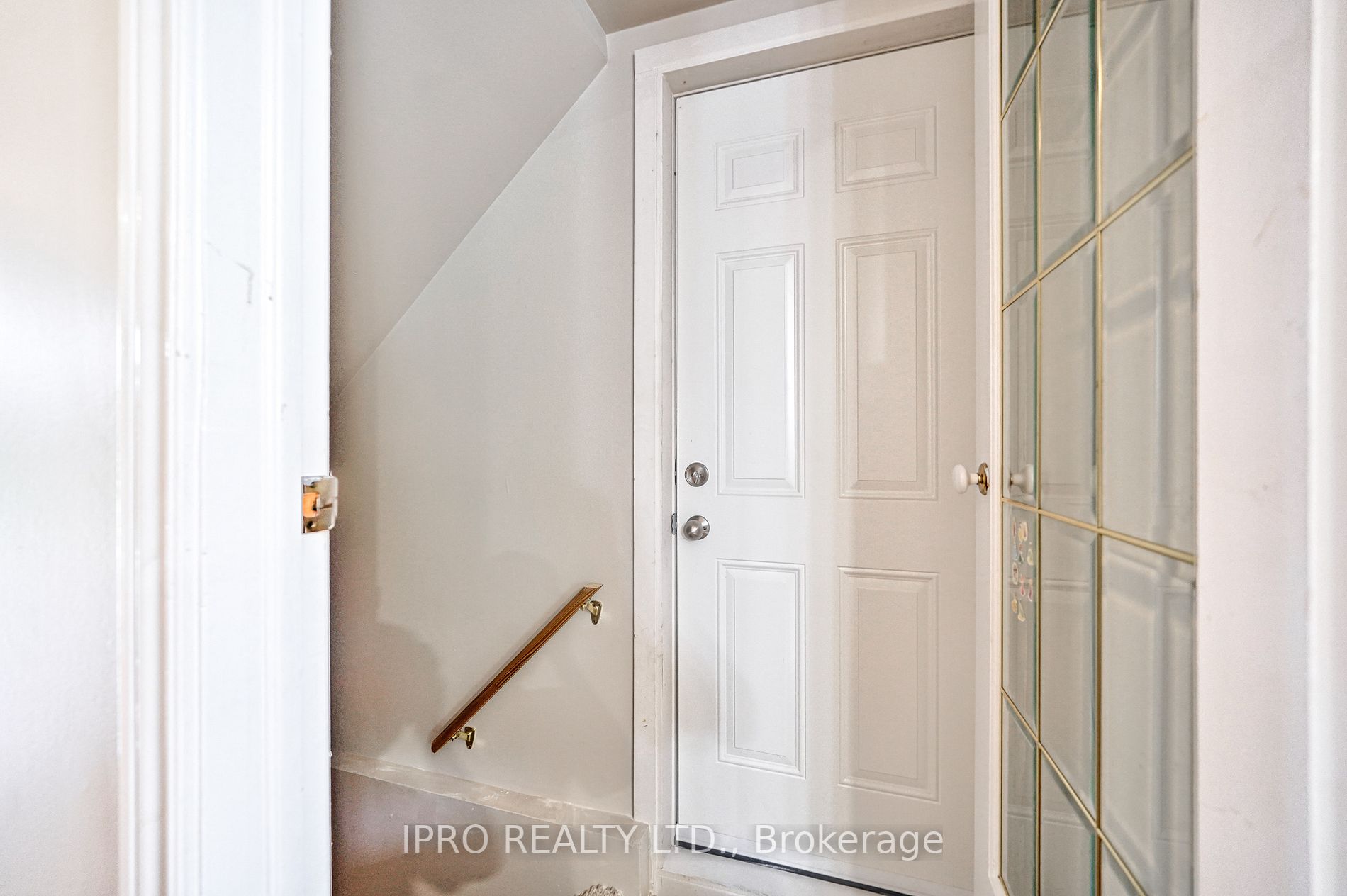 324 Woodlawn Crescent