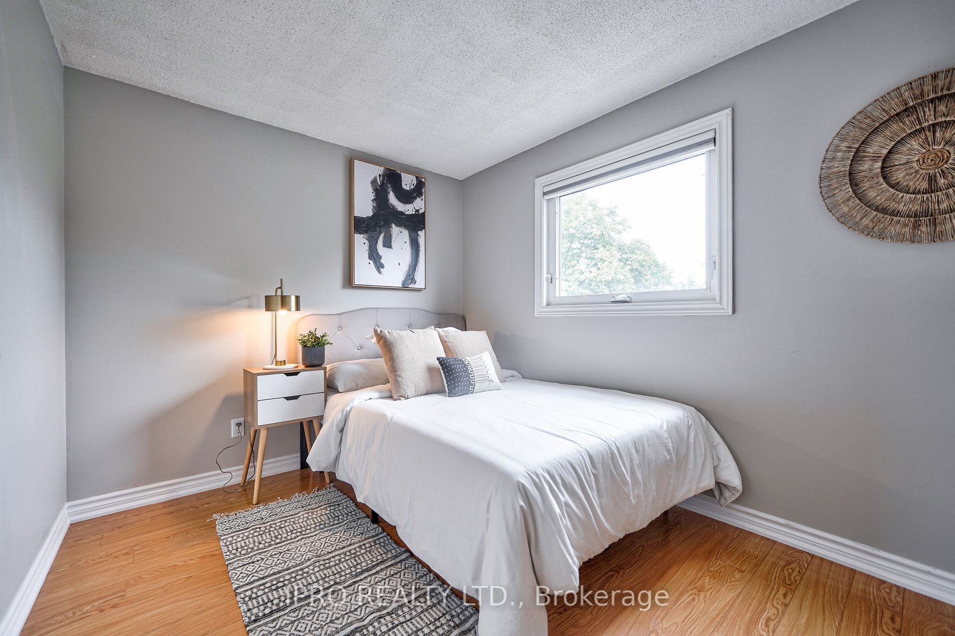 324 Woodlawn Crescent