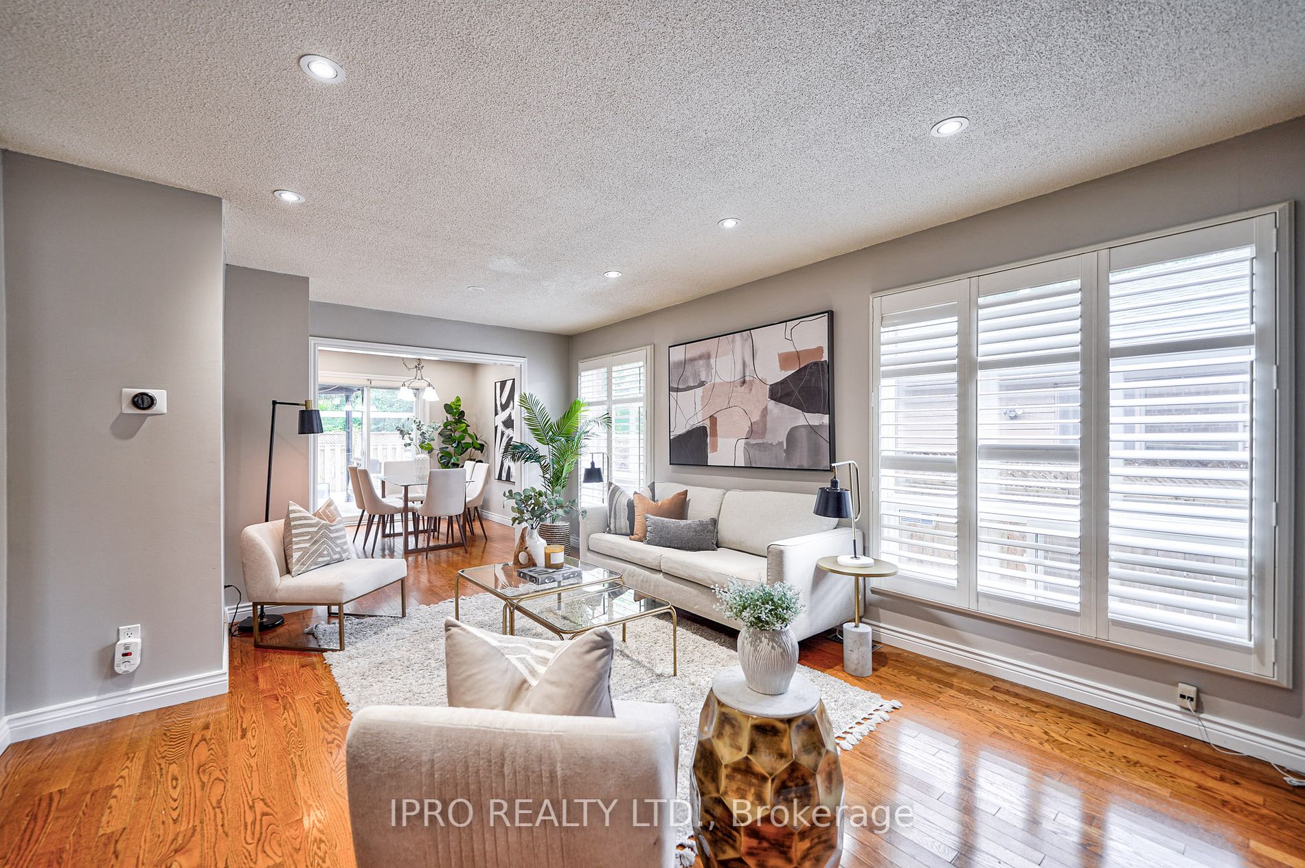 324 Woodlawn Crescent