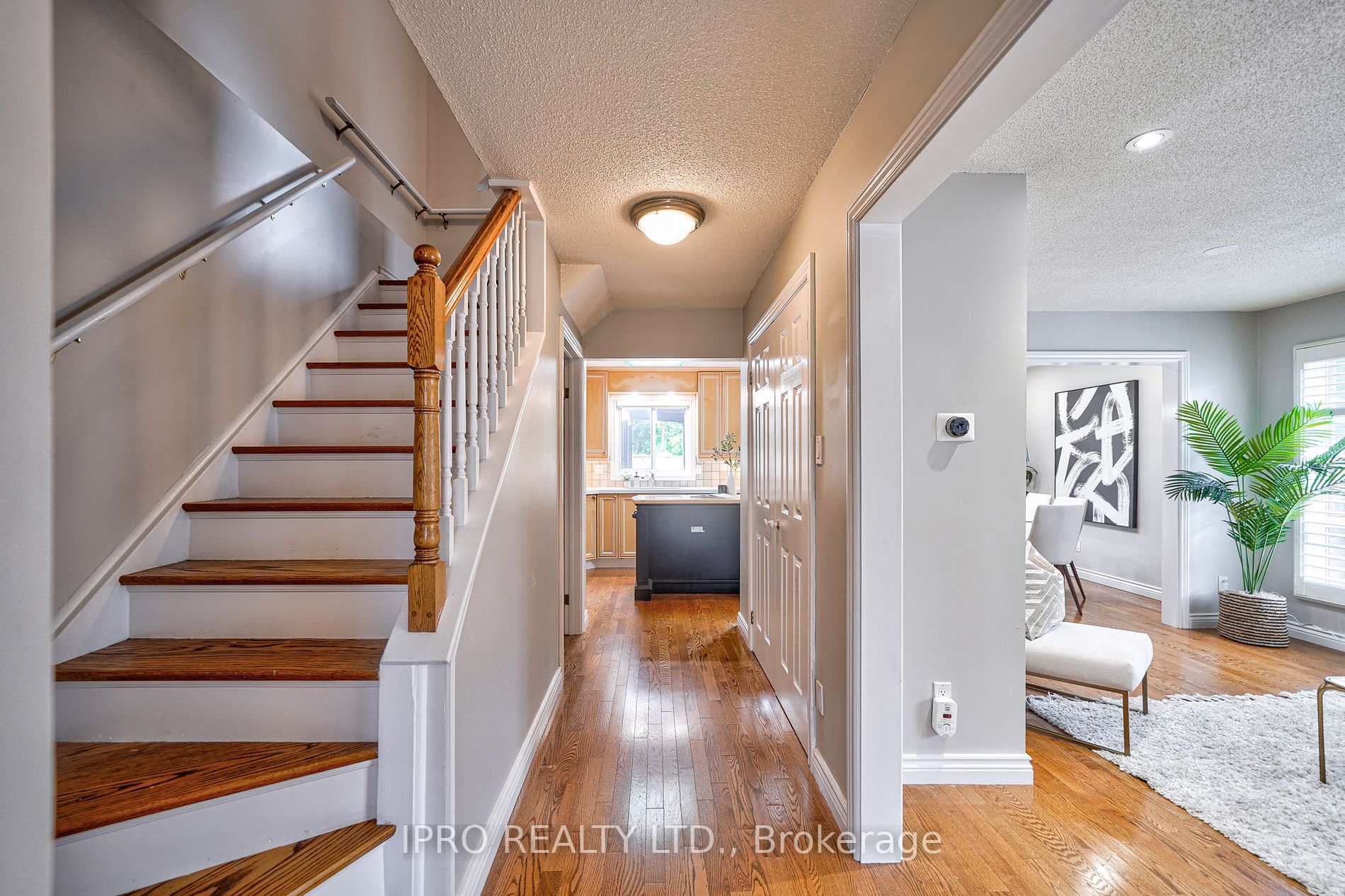 324 Woodlawn Crescent