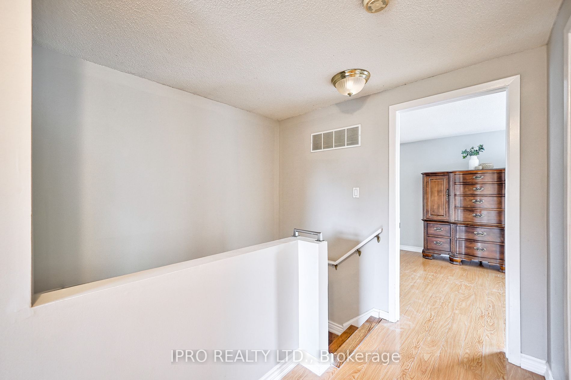 324 Woodlawn Crescent