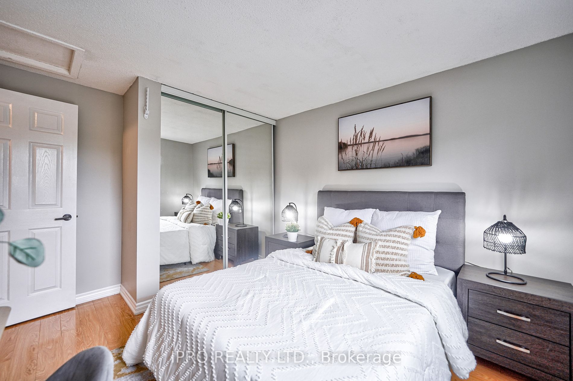 324 Woodlawn Crescent