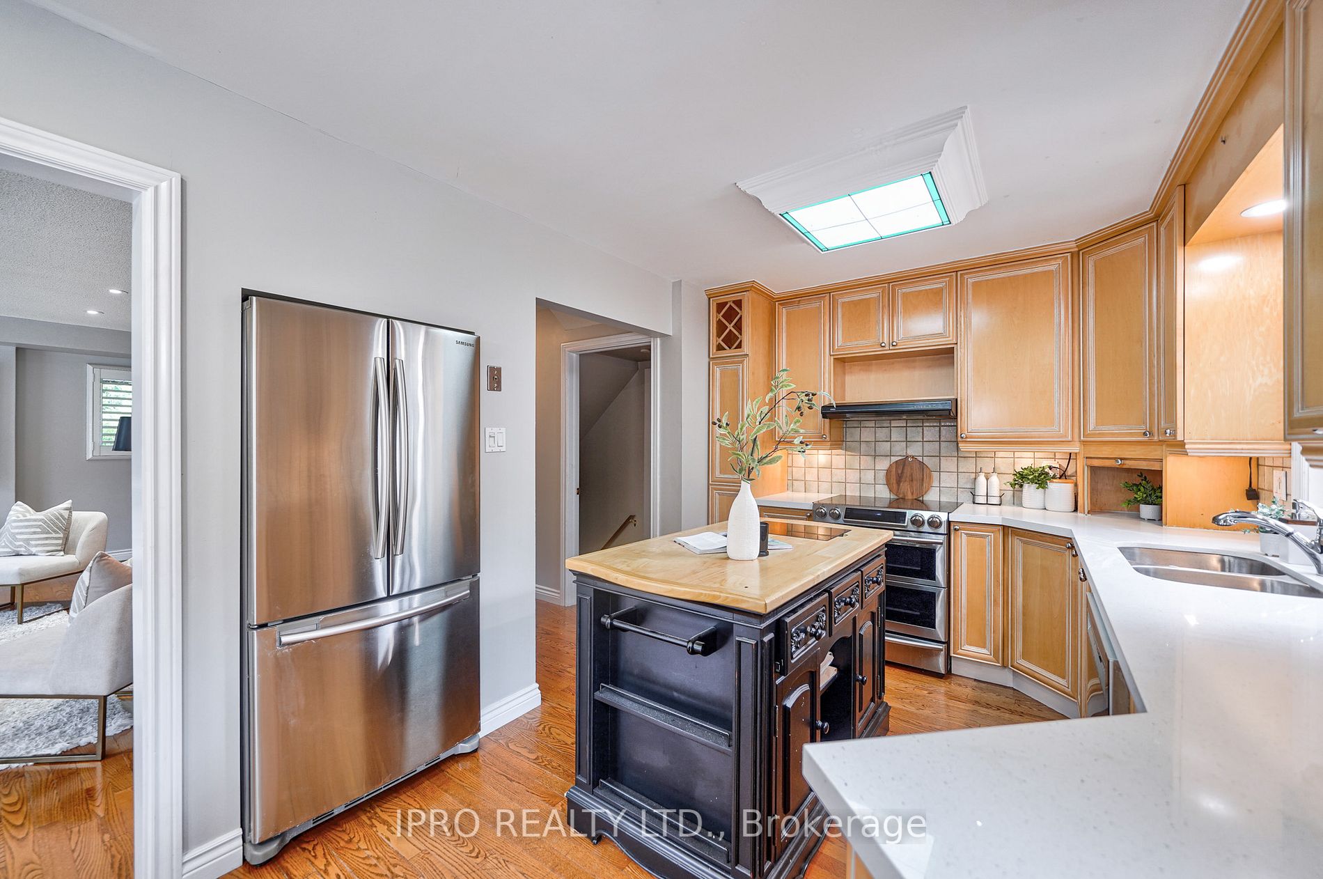 324 Woodlawn Crescent