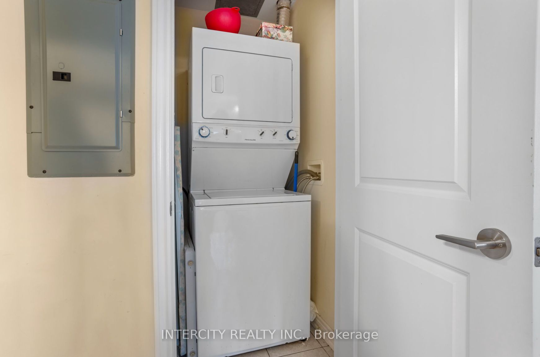 2326 Taunton Rd, #204