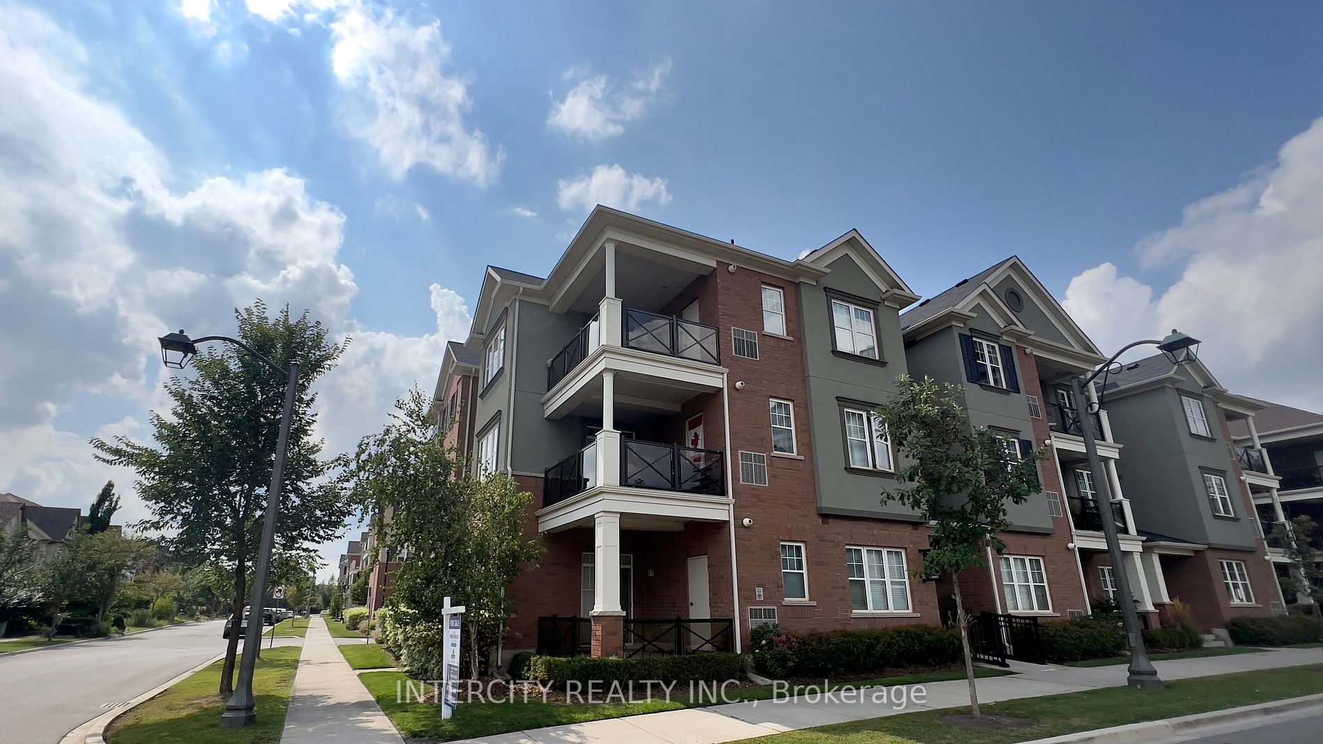 2326 Taunton Rd, #204