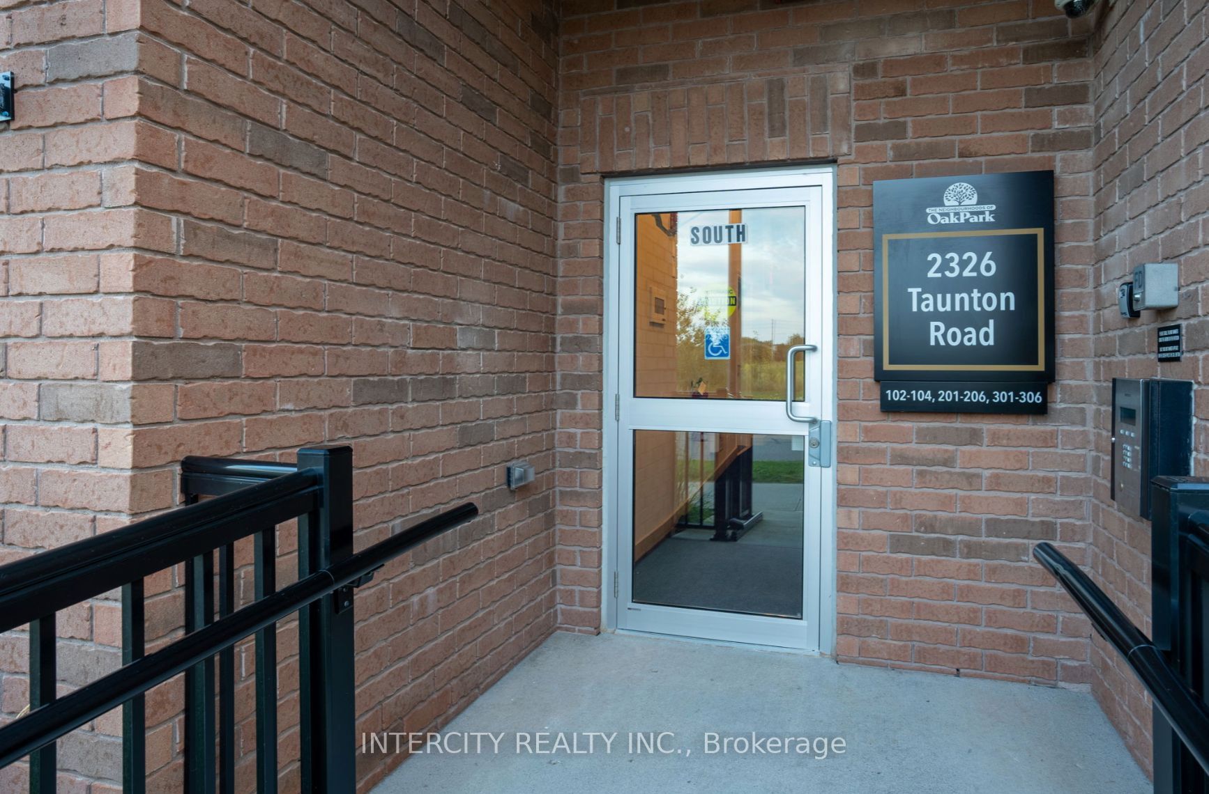 2326 Taunton Rd, #204
