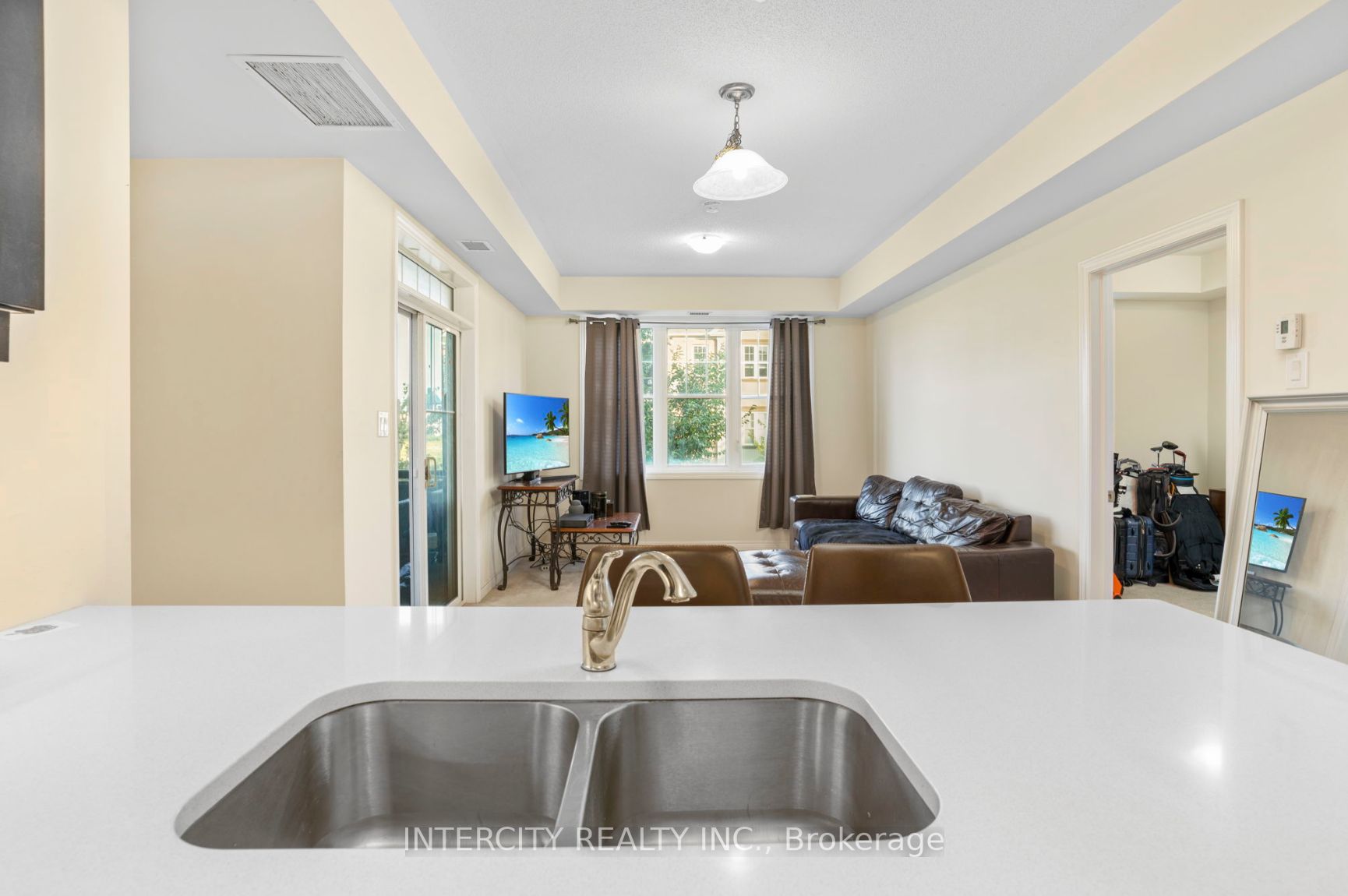 2326 Taunton Rd, #204