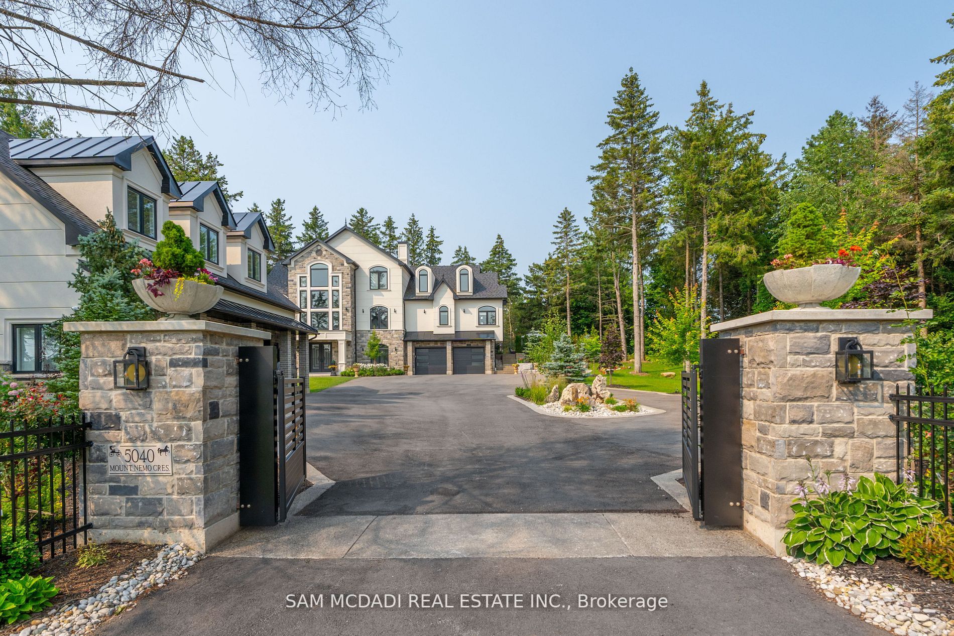 5040 Mount Nemo Cres