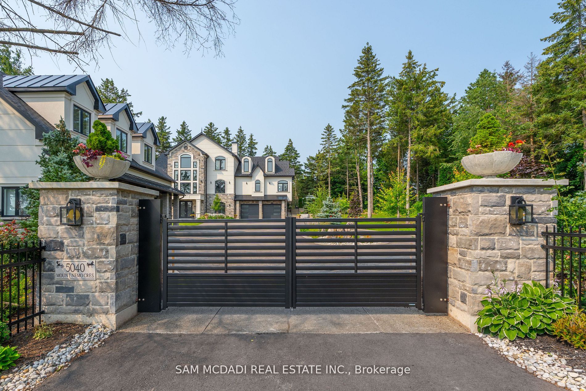 5040 Mount Nemo Cres