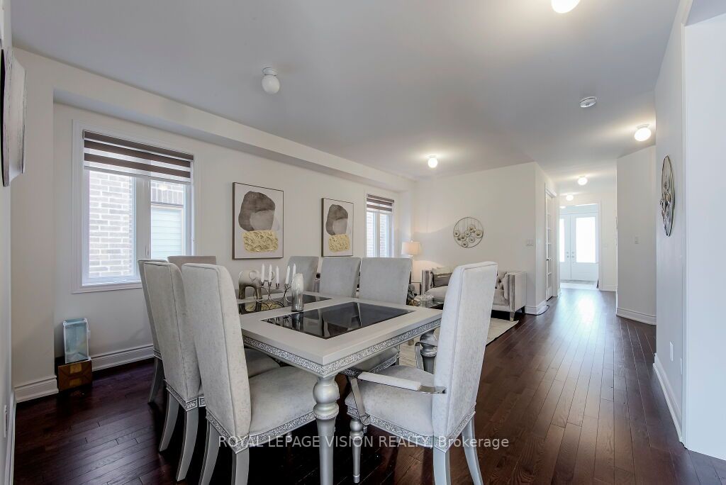 14 Lowell Cres