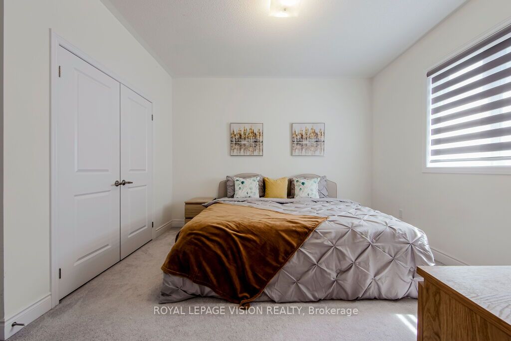 14 Lowell Cres