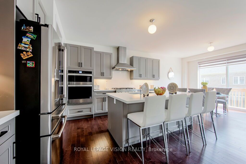 14 Lowell Cres