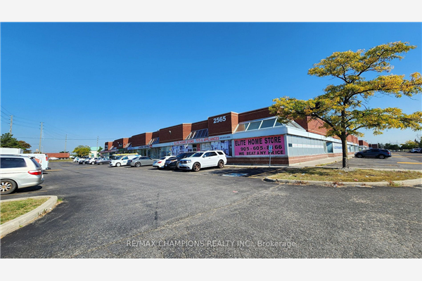 2565 Steeles Ave E