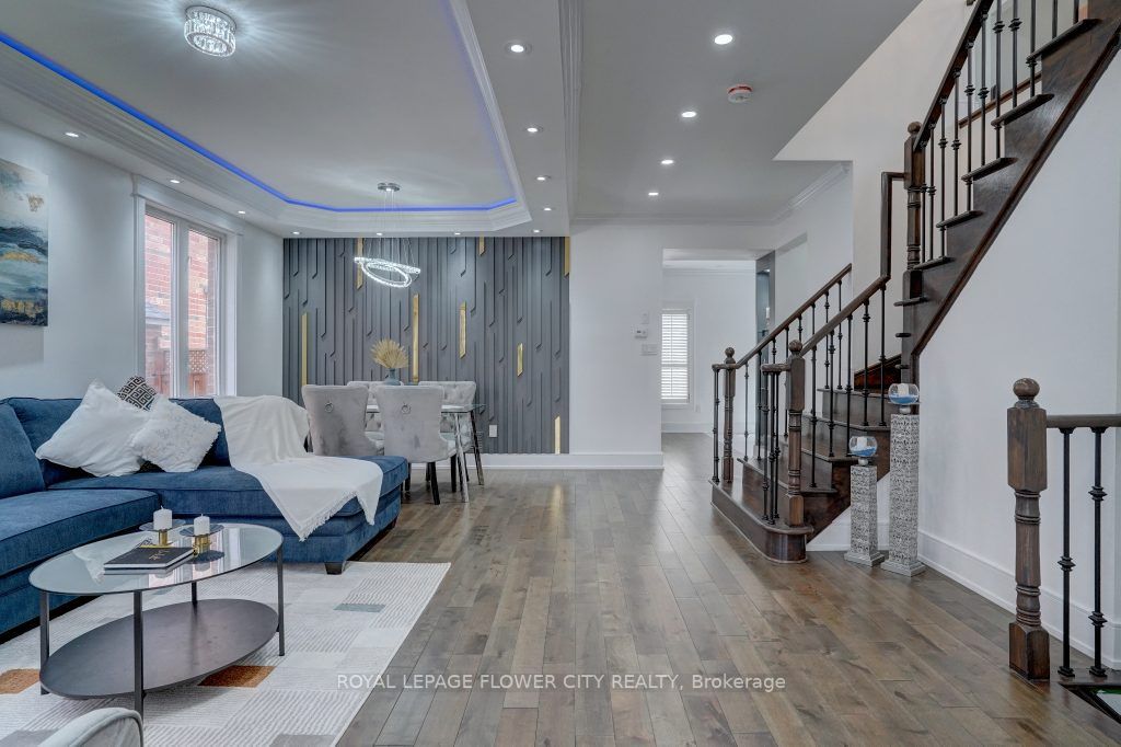 6 Sorbonne Dr