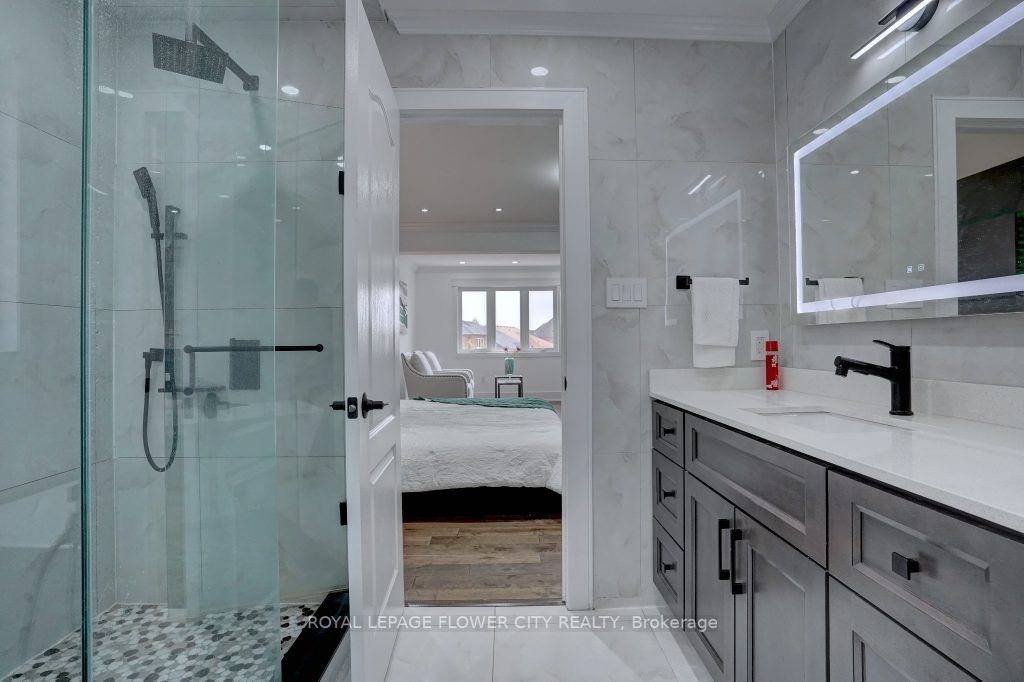 6 Sorbonne Dr