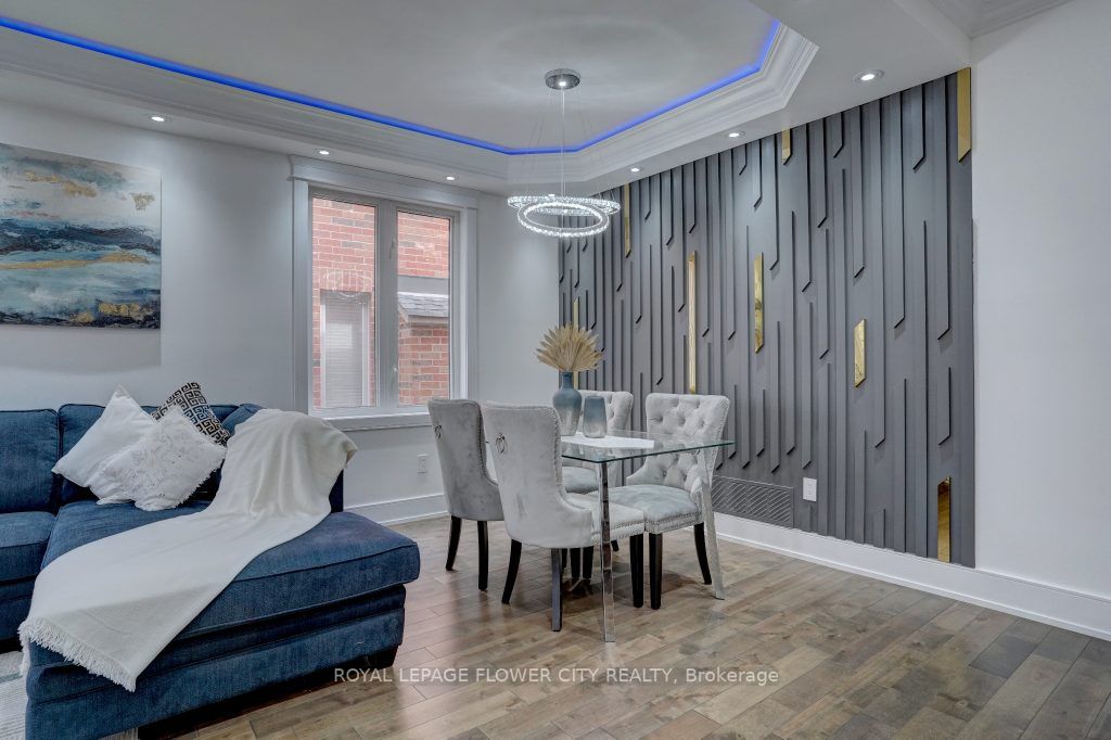 6 Sorbonne Dr