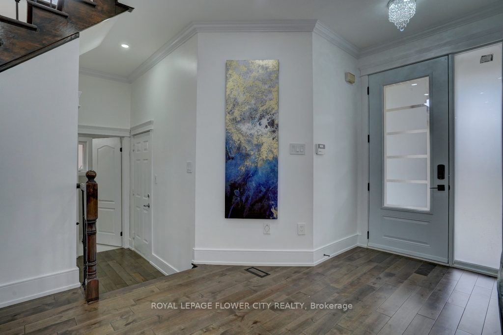 6 Sorbonne Dr
