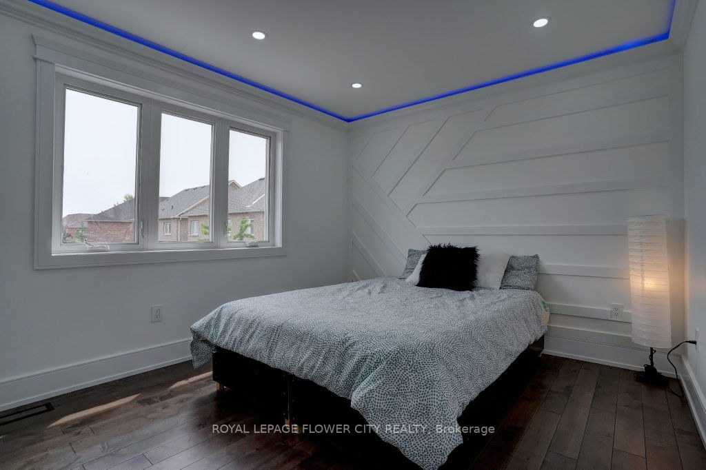 6 Sorbonne Dr