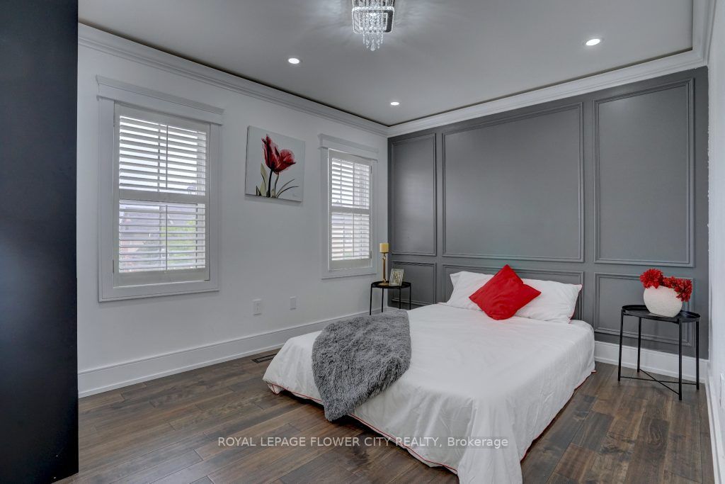 6 Sorbonne Dr