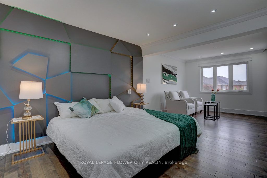 6 Sorbonne Dr